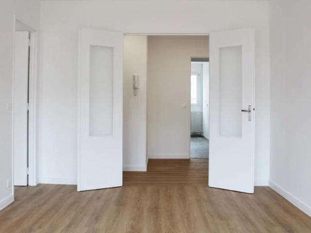 Appartement 4 pièces vide PARIS XV Rue de Cherbourg Parc G