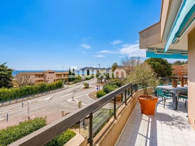 Appartement 4 pièces avec vue mer 66m² Cavalaire sur Mer