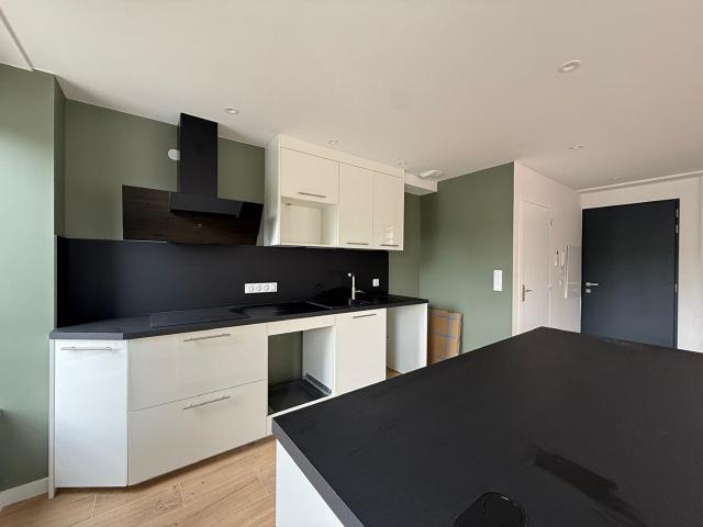 Appartement 4 pièces Castelginest 95.00m² 1380€ à louer