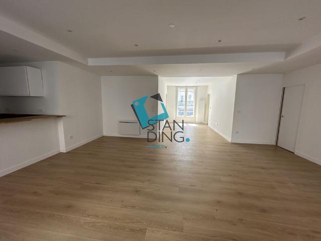 Appartement 4 pièces — Cuisine US, rue des Ponts de Comines — 59000 Lille — 1er étage