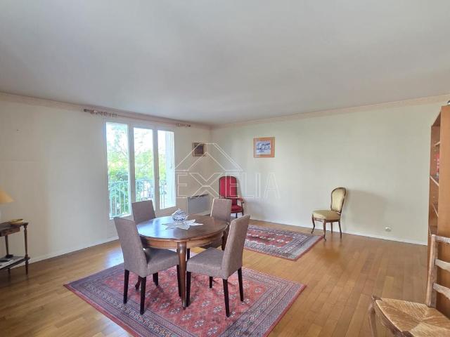 Appartement 4 pièces de 83 m² avec ascenseur à Mantes la Jolie, quartier centre ville proche gare