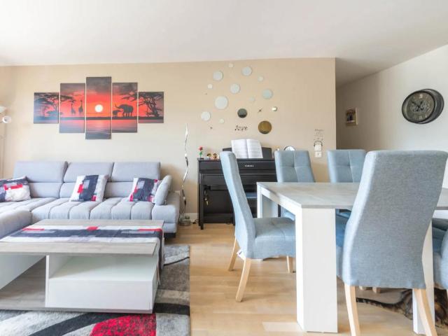 Appartement 4 pièces de 82 m² à Clamart avec Balcon et Parking