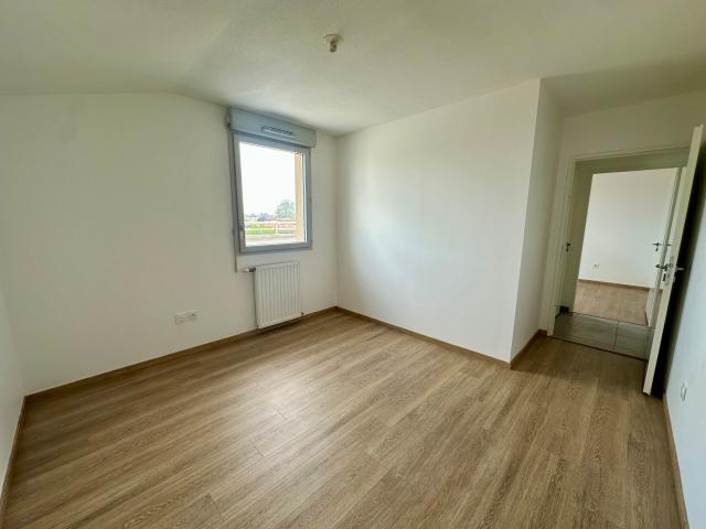 Appartement 4 pièces de 84,45m2 avec terrasse de 56m2 et 3 places de parking sous sol