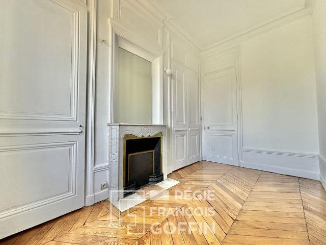 APPARTEMENT 4 PIECES DE 105.42 m² PREFECTURE QUAI DU RHONE