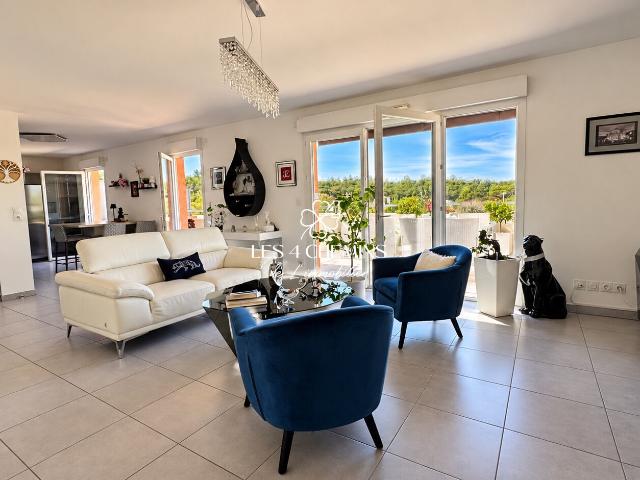Appartement 4 pièces d'env.100 m2 avec terrasse et double Box