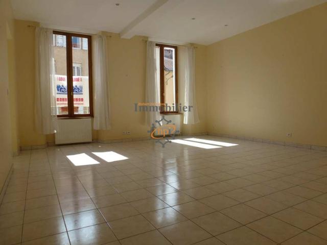 Appartement 4 pièces en 1er étage avec ascenseur