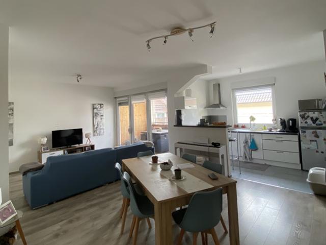 Appartement 4 pièces en triplex avec balcon et garage Dupp