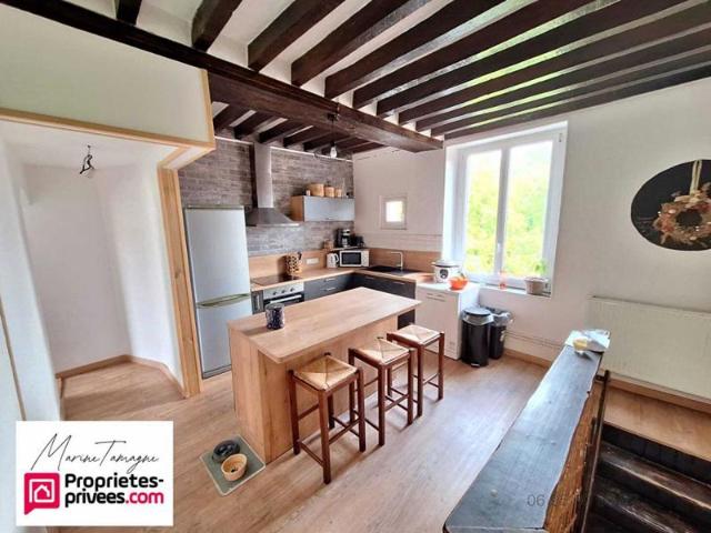 Verberie centre ville Grand Duplex 90 m² de caractère avec 3 chambres possibles DPE C