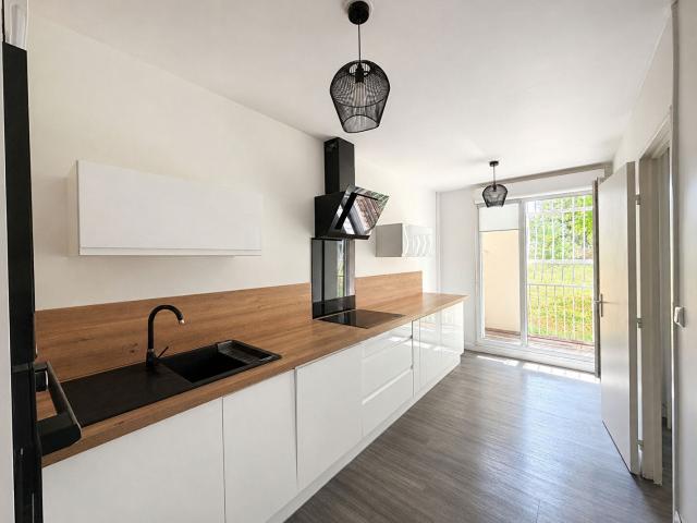 Appartement 4 pièces Marseille 11 88.00m² 1250€ à louer l'Adresse