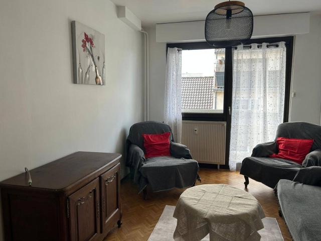 Appartement 4 pièces meublés avec balcons filants
