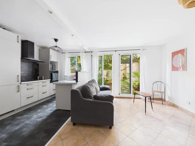 APPARTEMENT 4 PIECES MONTROUGE JARDIN GARAGE
