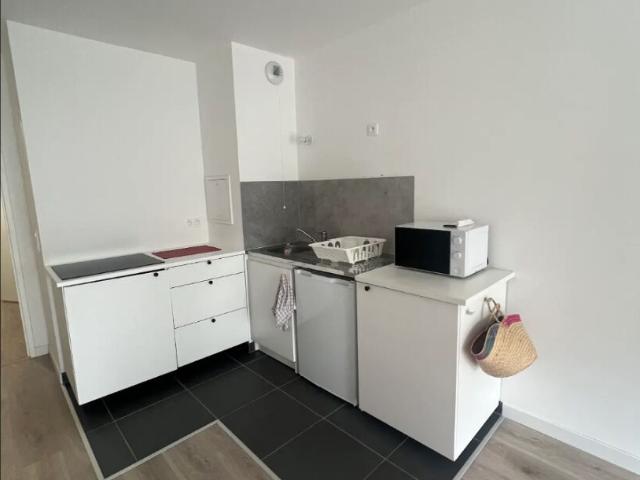 Appartement 4 pièces Montreuil 82.80m² 2231€ à louer l'Adresse