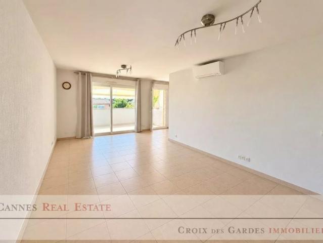 Appartement 4 Pièces – Résidence sécurisée avec parc et piscine