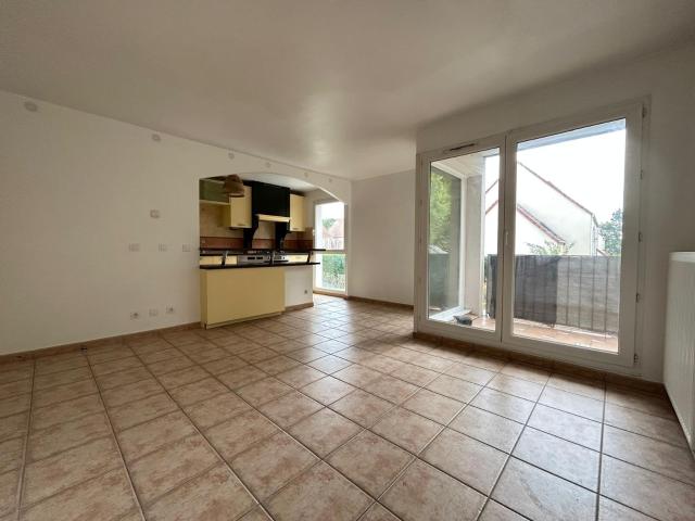 APPARTEMENT 4 PIECES SAINTE GENEVIEVE DES BOIS