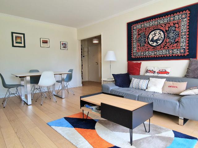 Appartement 4 PiècesBalconSans vis à visTriangle d'Or