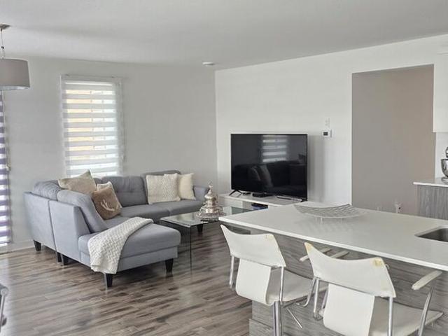 Appartement 4 1/2, Beau, Bon Pas Cher