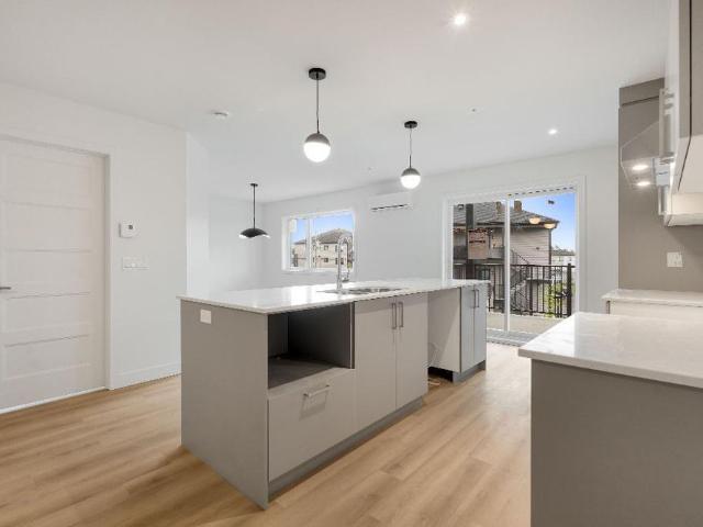 Appartement 4 1/2 East Angus