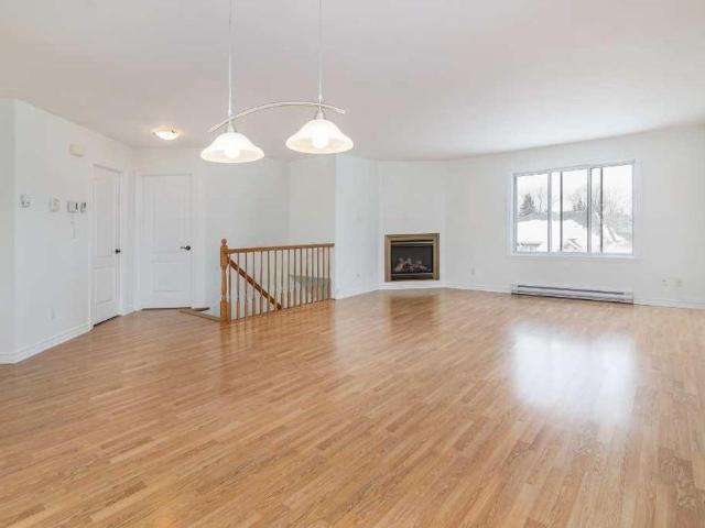 Appartement 4 1/2 L’ASSOMPTION 1620$/mois 2ème étage