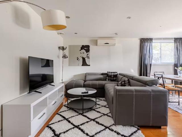 Appartement 4 1/2 2CH à Louer Meublé