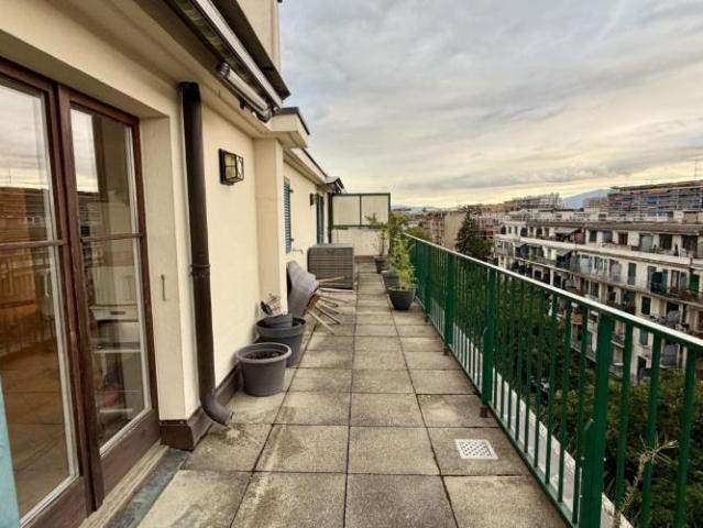 Appartement 4,5 pièces en attique situé dans le quartier de Saint Gervais