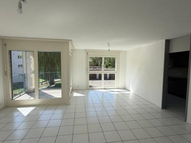 Appartement 4.5 pièces rénové avec balcon à CRESSIER