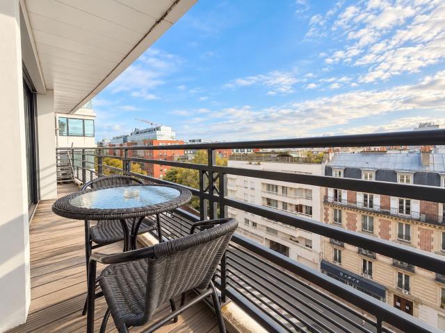 Appartement 4P avec balcon / AC Levallois
