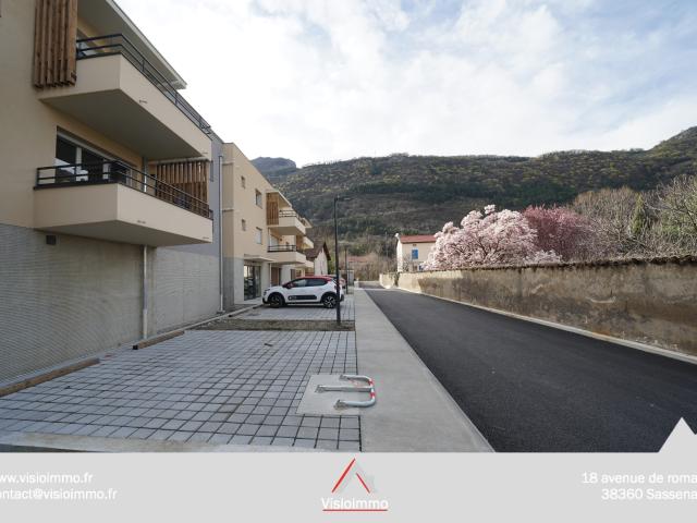 Appartement 4P neuf 84 m2 + terrasse 31 m2