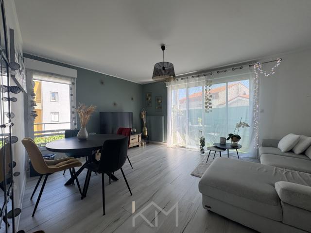APPARTEMENT 53 M2 BUXEROLLES AVEC TERRASSE