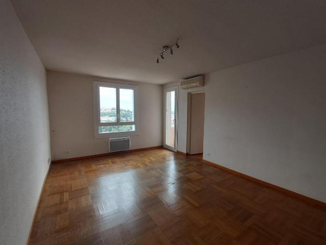 Appartement, 51m² 2 pièces, en location à Beziers617 € par mois