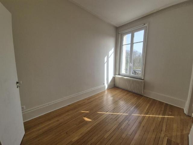 APPARTEMENT 5 pièce s 98m²