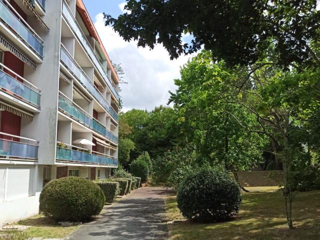 Appartement 5 pièces, 74 m² à louer à Lormont 33310