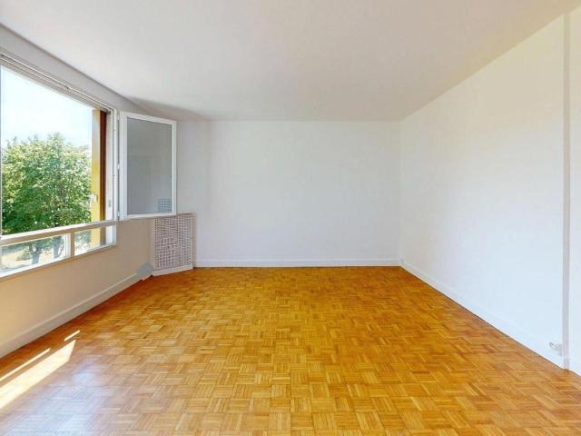 Appartement 5 pièces, 79 m² à louer à Clamart 92140