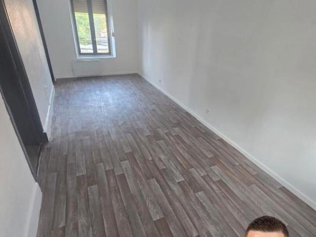 Appartement 5 pièces, 80 m² à louer à Hirson 02500