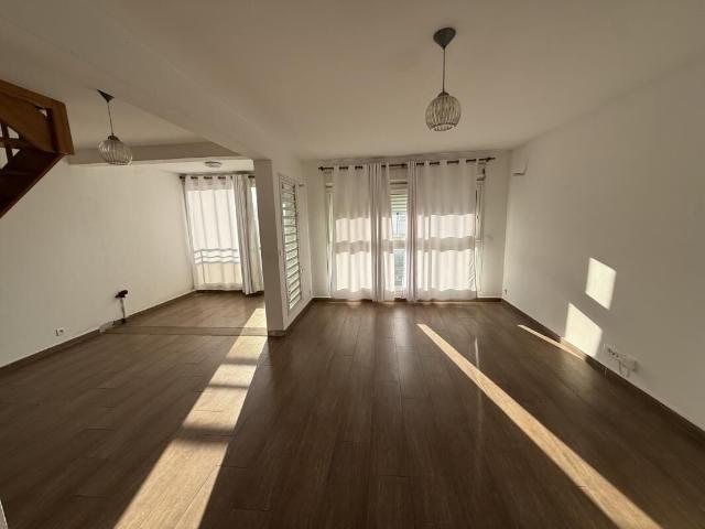 Appartement 5 pièces, 91 m² à louer à Saint Denis 97400
