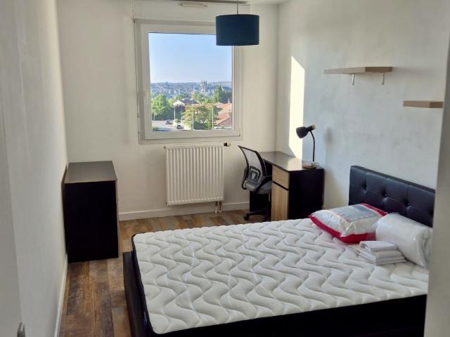 Appartement 5 pièces, 95 m² à louer à Poitiers 86000