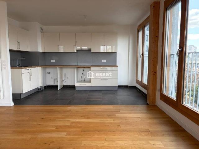 Appartement 5 Pièces 103.8m² à louer 2148 euros PARIS 75018