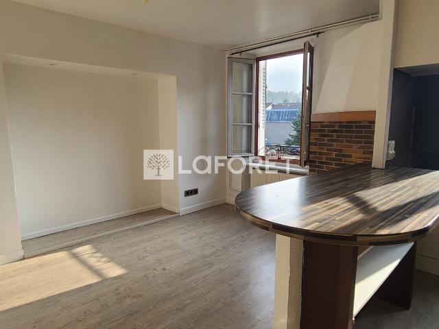 Appartement 5 pièces, 105 m² à louer à Sain Bel 69210