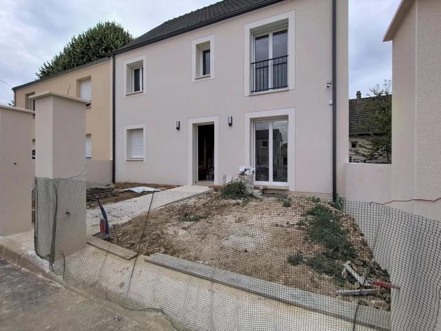 Appartement 5 pièces, 106 m² à louer à Combs la Ville 77380
