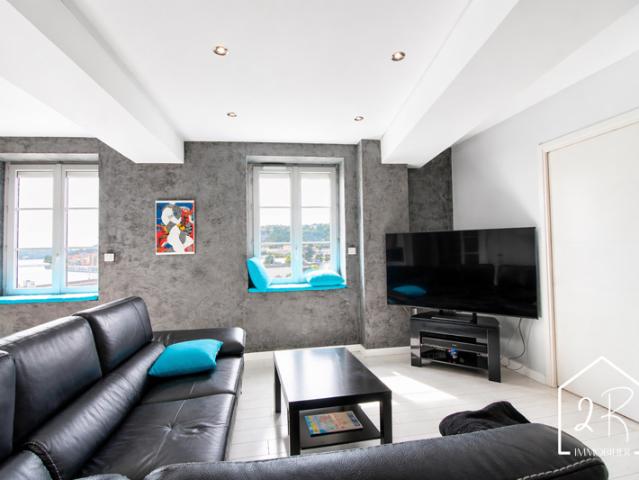 Appartement 5 pièces 107 m2 habitables avec garage