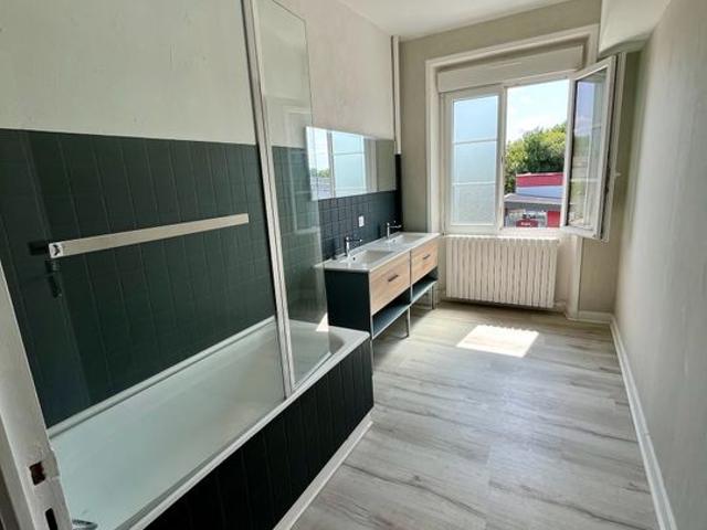 Appartement 5 pièces, 108 m² à louer à Domfront en Poiraie 61700