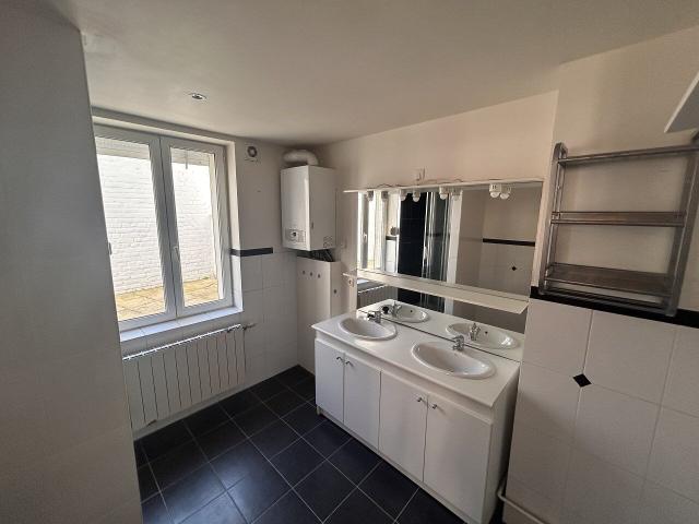 Appartement 5 pièces, 115 m² à louer à Béthune 62400