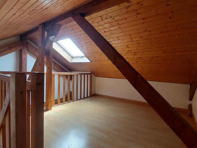 Appartement 5 pièces, 120 m² à louer à Montécheroux 25190