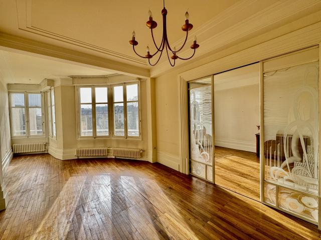 Appartement 5 pièces 121 m²