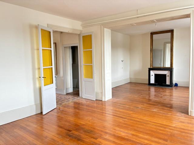 Appartement 5 pièces 121 m²