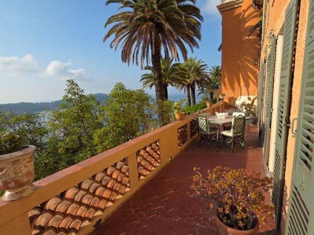 Appartement 5 pièces, 122 m² à louer à Villefranche sur Mer 06230