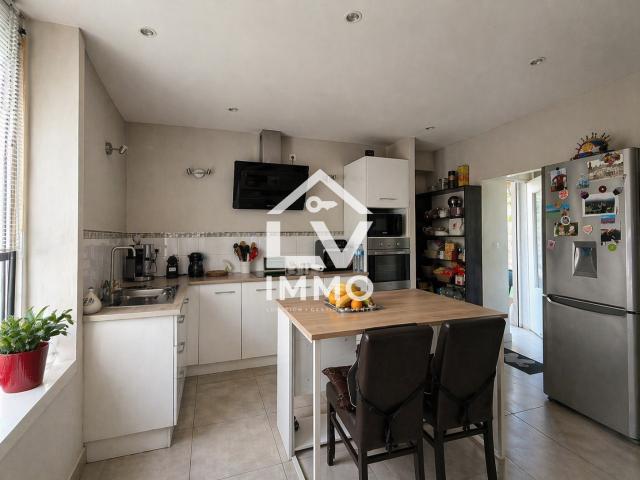 APPARTEMENT 5 pièces 123 m2 + PARKING PRIVÉ situé à Liancourt 169 000 €