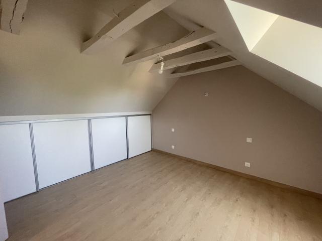 Appartement 5 pièces, 123 m² à louer à Luc la Primaube 12450