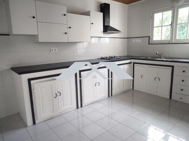 Appartement 5 pièces, 126 m² à louer à Saint Louis 97421
