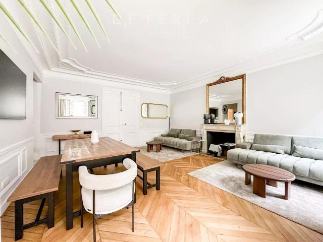 Appartement 5 pièces, 130 m² à louer à Paris 8 75008