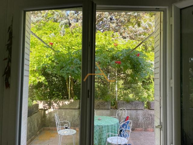 Appartement 5 pièces, 100m² en location à Montjoux 800 € par mois